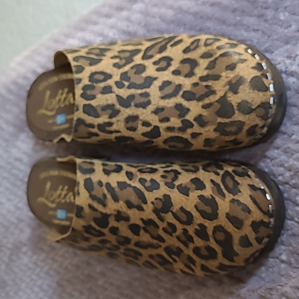 NEW Leopard Print Clogs